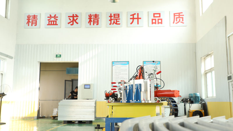 淺談型材拉彎?rùn)C(jī)卷制板材的方法！