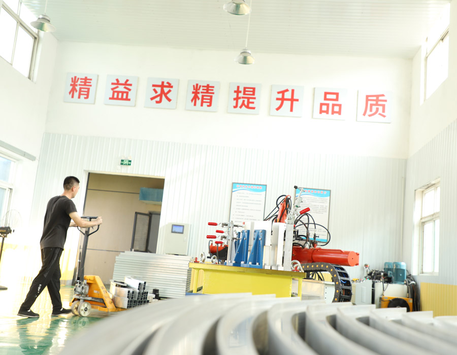 北京拉彎加工廠工業(yè)鋁型材折彎時會出現哪些問題