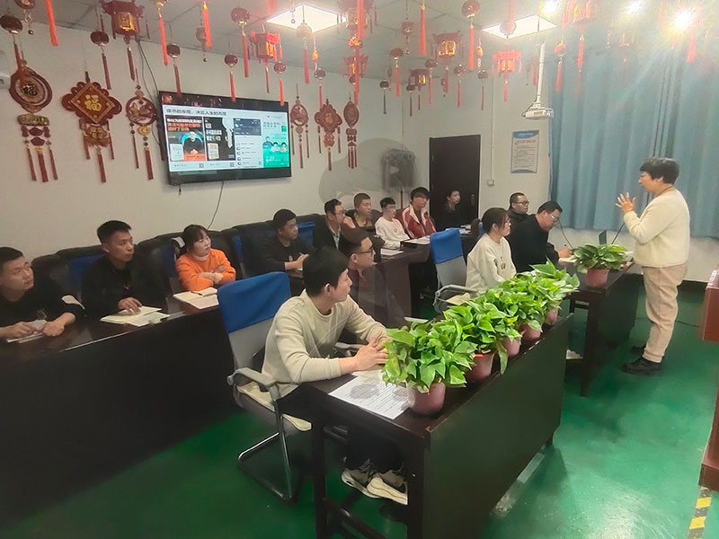 思維破繭，共赴成長(zhǎng)：北京鋁型材彎弧加工廠共讀聯(lián)盟學(xué)習(xí)小組進(jìn)階之旅
