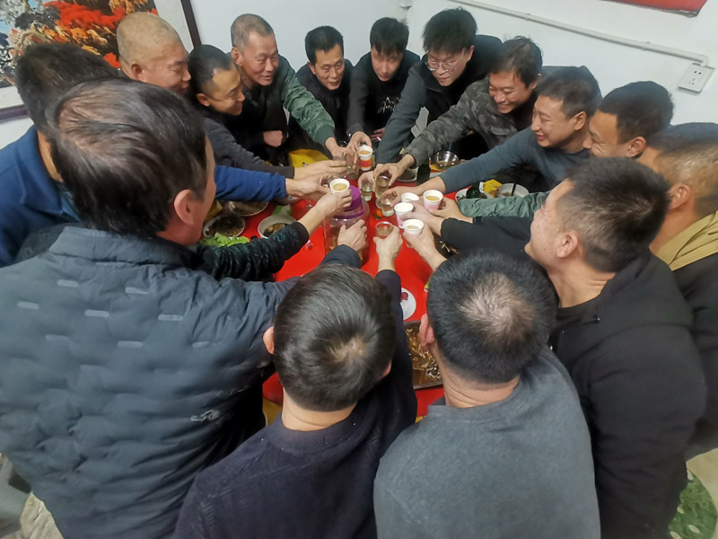 《感恩有你，“職”迎新生——北京型材拉彎廠感恩節(jié)特別聚餐》